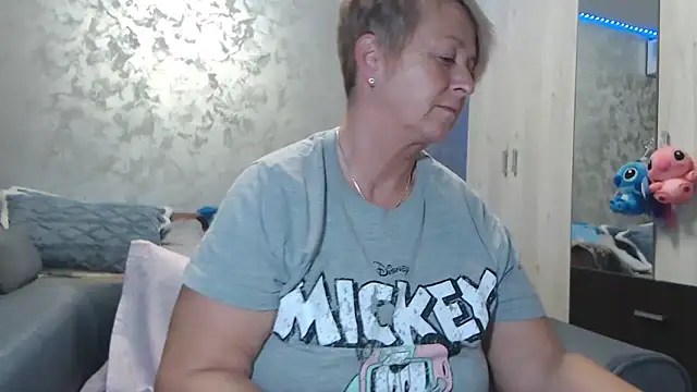 Snapshot of RosesandLillies chatting on 02.23.26 RosesandLillies online show from 02.23.26