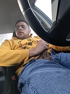 Snapshot of uncutalyxOF chatting on 11.11.25 uncutalyxOF online show from 11.11.25