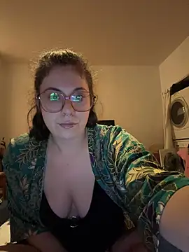 Snapshot of Rosiee69_ chatting on 03.17.25 Rosiee69  online show from 03.17.25
