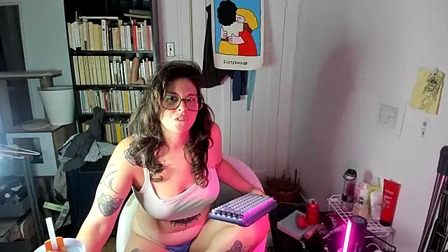 Snapshot of Rosiee69_ chatting on 09.29.25 Rosiee69  online show from 09.29.25