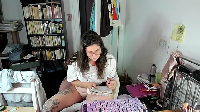 Rosiee69  online show from 11.26.25