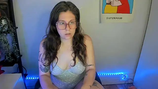 Snapshot of Rosiee69_ chatting on 04.25.26 Rosiee69 online show from 04.25.26