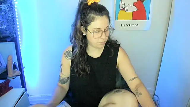 Snapshot of Rosiee69_ chatting on 06.19.26 Rosiee69 online show from 06.19.26