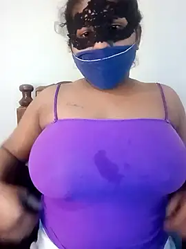 Snapshot of Crazy_Dilu chatting on 03.08.25 Crazy Dilu online show from 03.08.25