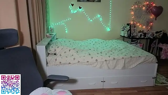 boozekirs  online show from 04.15.26