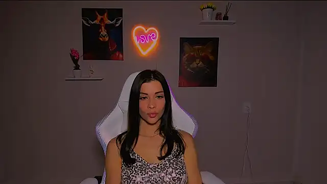 Snapshot of KetiWils chatting on 03.10.25 KetiWils online show from 03.10.25