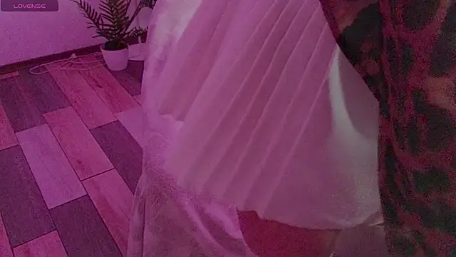 Snapshot of baby_debbie chatting on 12.19.25 baby debbie online show from 12.19.25