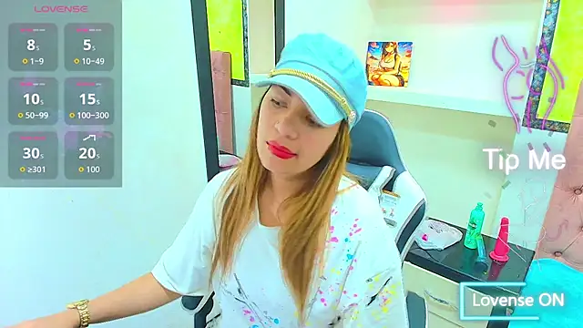 Snapshot of Rihana_Milan chatting on 09.21.25 Rihana Milan online show from 09.21.25