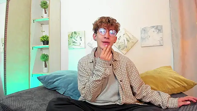 iiangel  online show from 10.30.25