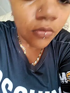 Snapshot of Busty_Jessie chatting on 11.28.25 Busty Jessie online show from 11.28.25