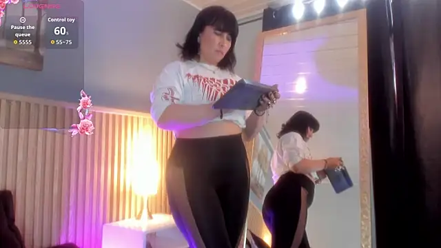 lilith catt online show from 10.14.25