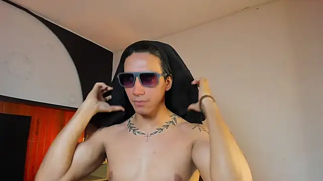 Allex Cano online show from 04.15.26