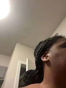 Snapshot of Deshay30 chatting on 10.19.25 Deshay30 online show from 10.19.25