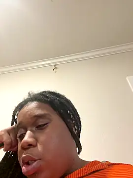 Snapshot of Deshay30 chatting on 10.21.25 Deshay30 online show from 10.21.25
