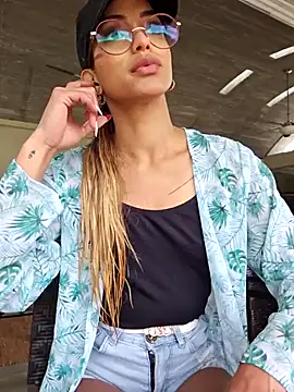 Snapshot of EmmyCortez chatting on 03.11.25 EmmyCortez online show from 03.11.25