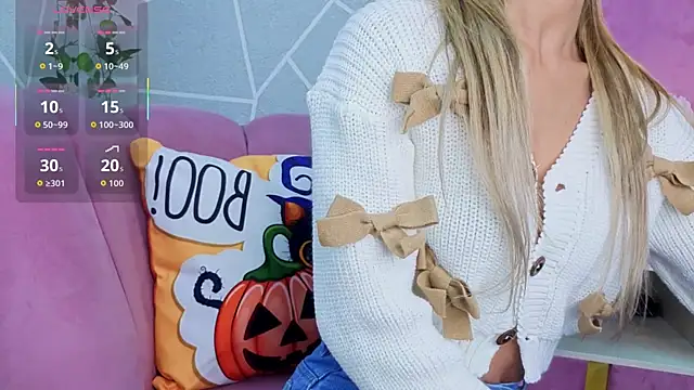 Snapshot of EmmyCortez chatting on 10.10.25 EmmyCortez online show from 10.10.25