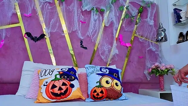 Snapshot of EmmyCortez chatting on 10.18.25 EmmyCortez online show from 10.18.25