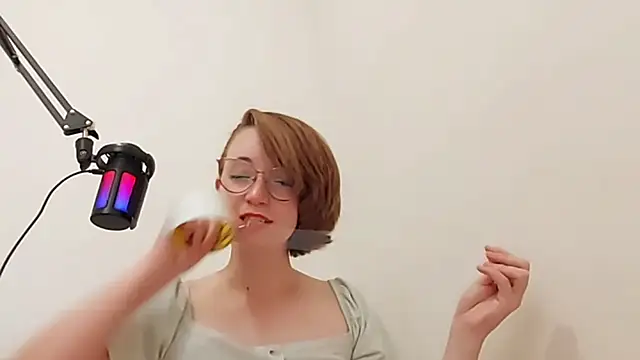 Elise Nyx online show from 10.06.25