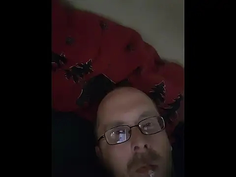 Snapshot of taterae chatting on 11.06.25 taterae online show from 11.06.25