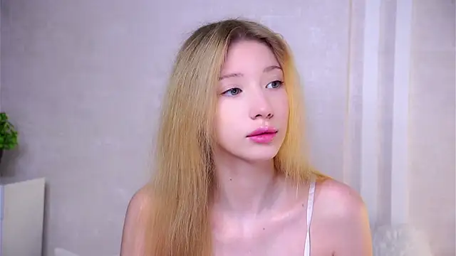 Snapshot of SunnivaCovil chatting on 06.29.26 SunnivaCovil online show from 06.29.26