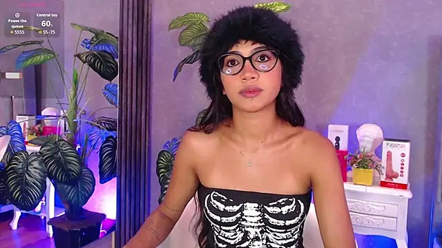 Snapshot of Tyla_Ks chatting on 02.06.26 Tyla Ks online show from 02.06.26