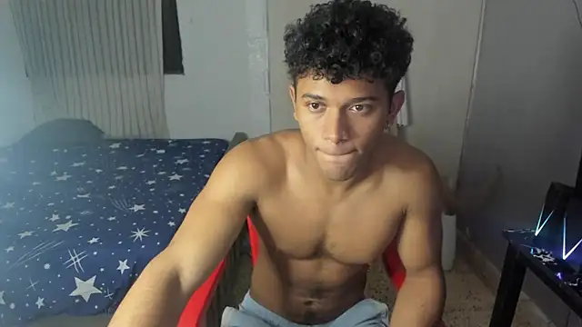 Snapshot of Fox2evans chatting on 02.24.26 Fox2evans online show from 02.24.26