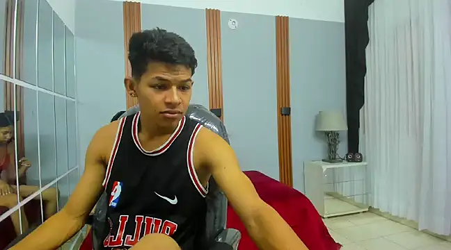 leslieanddrako online show from 02.27.25