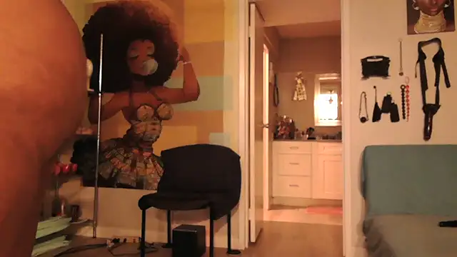 Snapshot of Queenanitadix chatting on 09.28.25 Queenanitadix online show from 09.28.25