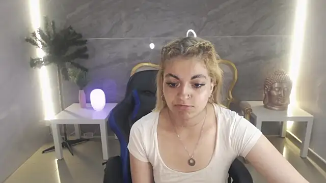 Snapshot of lili_conor_s chatting on 03.13.25 lili conor s online show from 03.13.25