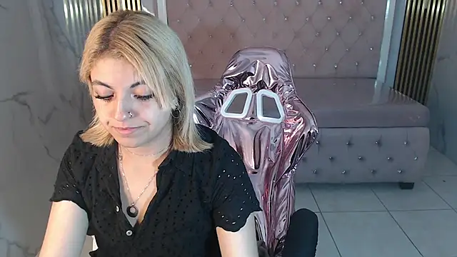 Snapshot of lili_conor_s chatting on 03.20.25 lili conor s online show from 03.20.25