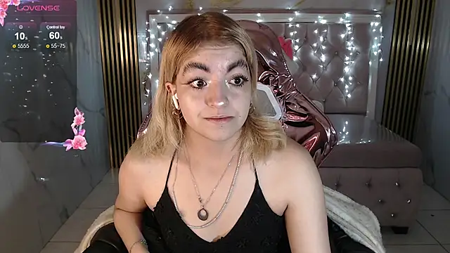 Snapshot of lili_conor_s chatting on 10.01.25 lili conor s online show from 10.01.25