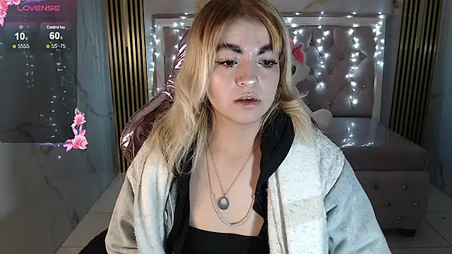 Snapshot of lili_conor_s chatting on 10.02.25 lili conor s online show from 10.02.25