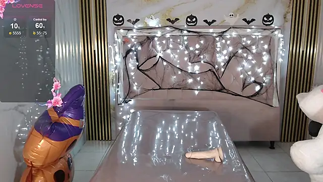 Snapshot of lili_conor_s chatting on 10.05.25 lili conor s online show from 10.05.25