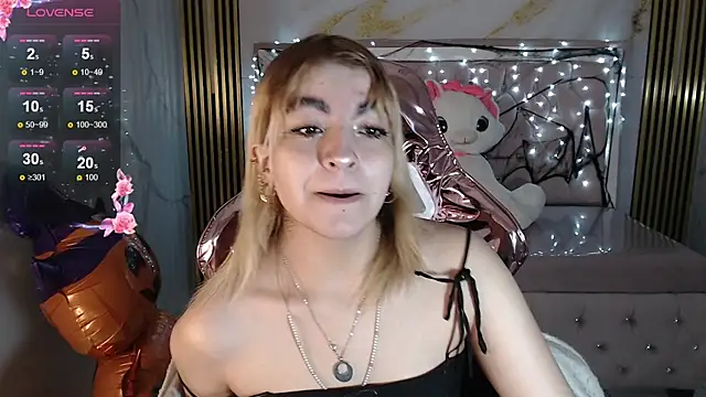 Snapshot of lili_conor_s chatting on 10.16.25 lili conor s online show from 10.16.25