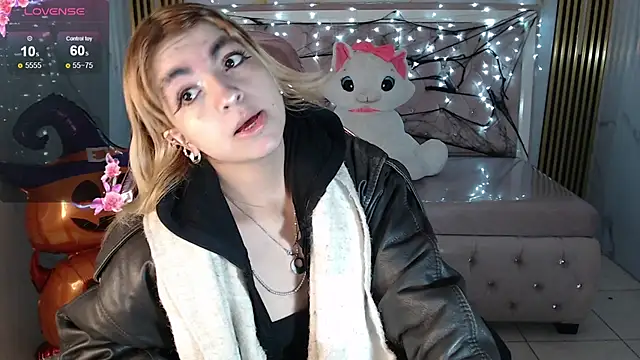 Snapshot of lili_conor_s chatting on 10.21.25 lili conor s online show from 10.21.25