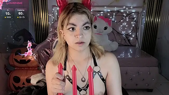 Snapshot of lili_conor_s chatting on 10.27.25 lili conor s online show from 10.27.25