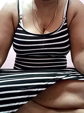 Snapshot of Shivani_7777 chatting on 02.21.25 Shivani 7777 online show from 02.21.25
