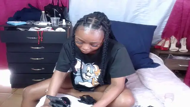 xxTatiannaxx online show from 10.30.25