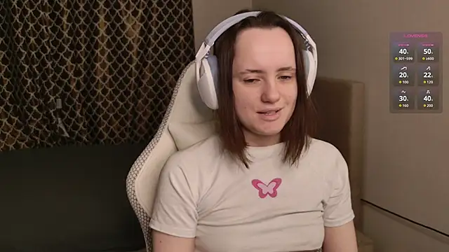 Luna Loveee online show from 11.24.25