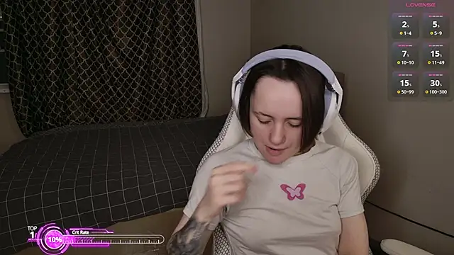 Luna Loveee online show from 02.18.26