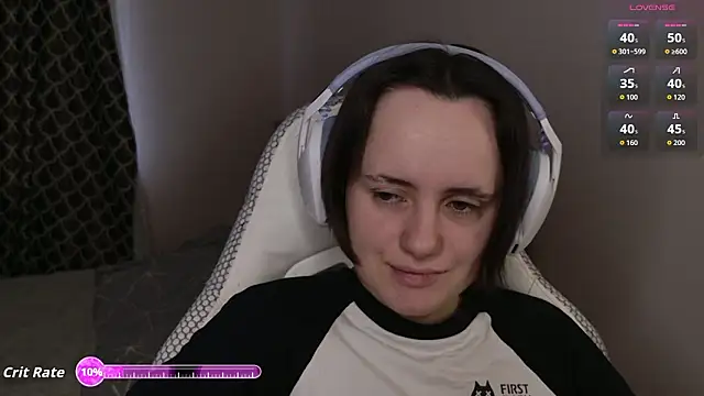 Luna Loveee online show from 03.06.26