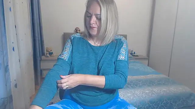 Snapshot of MatureDiana chatting on 05.01.26 MatureDiana online show from 05.01.26