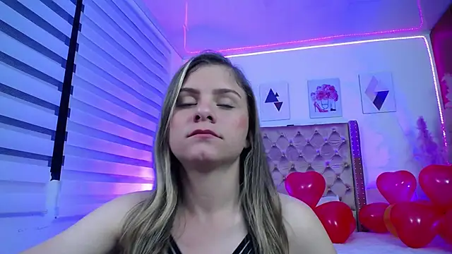 Snapshot of ValeAmayaa chatting on 02.20.25 ValeAmayaa online show from 02.20.25