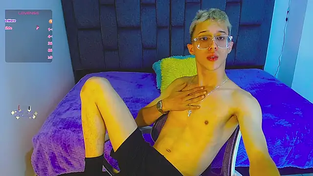 skinny bigcock02 online show from 10.25.25