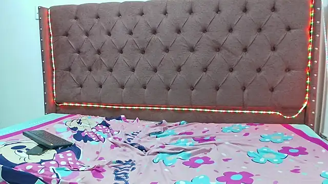 Snapshot of couple_hotfox chatting on 03.09.25 couple hotfox online show from 03.09.25