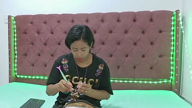 Snapshot of couple_hotfox chatting on 03.22.25 couple hotfox online show from 03.22.25