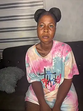 Snapshot of purplet26 chatting on 02.19.25 purplet26 online show from 02.19.25