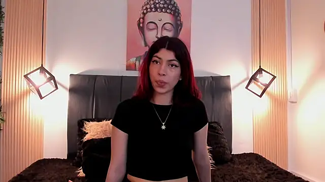 Snapshot of Cassie_bloom chatting on 03.08.25 Cassie bloom online show from 03.08.25