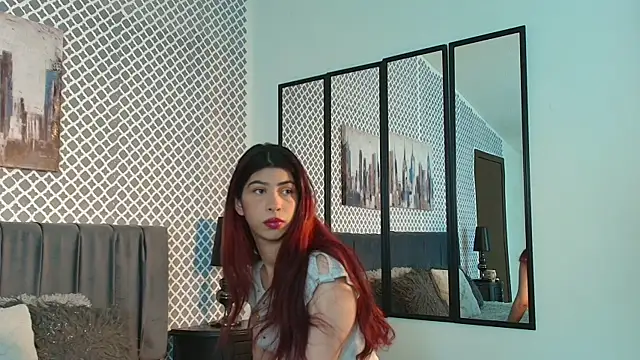Snapshot of Cassie_bloom chatting on 09.18.25 Cassie bloom online show from 09.18.25