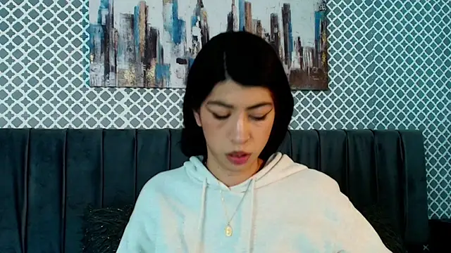 Snapshot of Cassie_bloom chatting on 10.11.25 Cassie bloom online show from 10.11.25